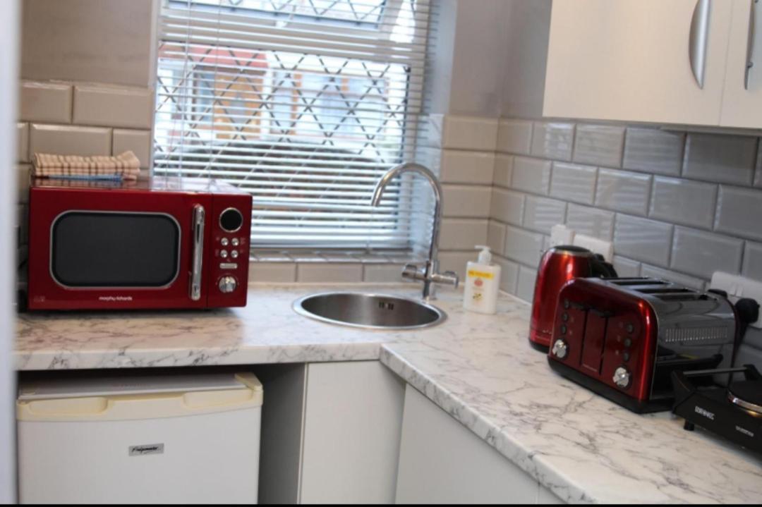 Apartment With Private Hot Tub, Sauna, Ice Bath, Gym 雷纳姆 外观 照片